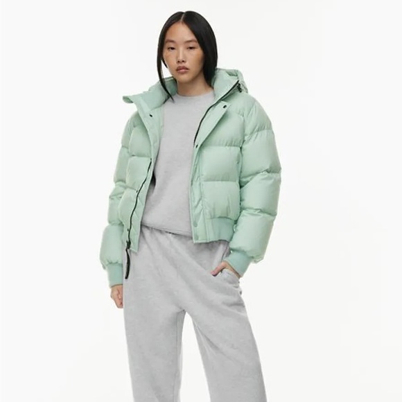 NWOT Aritzia TNA The Super Puff ™ Bomber -  XS - Picture 9 of 9